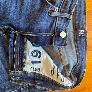 EUC Gap Skinny jeans